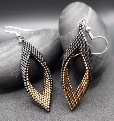  RHOMBUS - ČERNOBRONZOVÝ