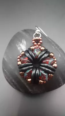 FLOWER - ČERNOČERVENÁ