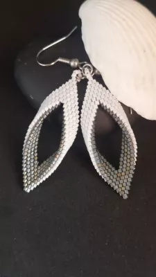 RHOMBUS - BÍLOŠEDÁ RHOMBUS - BÍLOŠEDÁ