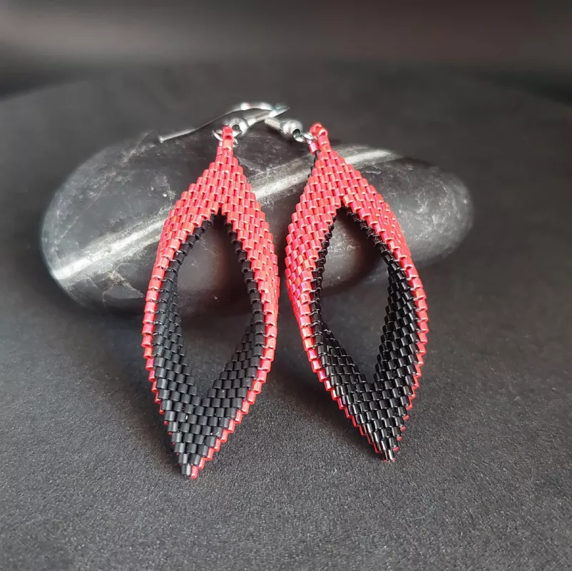 RHOMBUS - ČERVENOČERNÝ