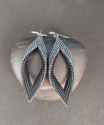 RHOMBUS - IRISČERNÝ Matná varianta