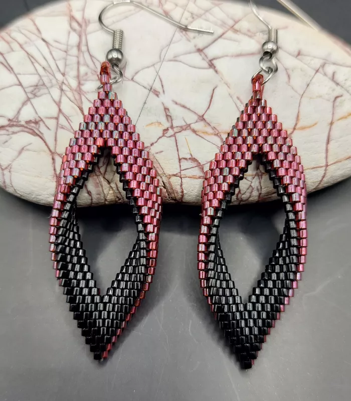 RHOMBUS - VÍNOVOČERNÝ - LESKLÁ