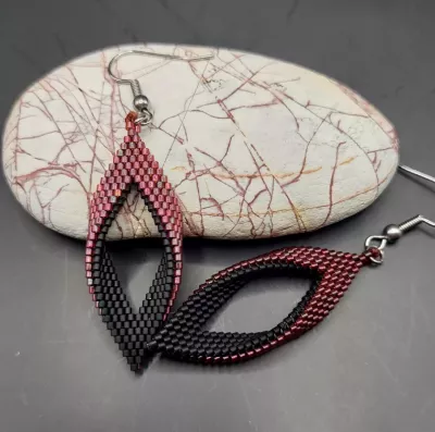 RHOMBUS - VÍNOVOČERNÝ