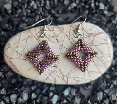 SQUARE - FIALOVÁ SQUARE - FIALOVÁ