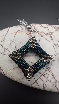 SQUARE - IRIS SQUARE - IRIS