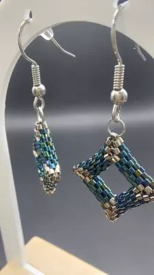 SQUARE - IRIS SQUARE - IRIS