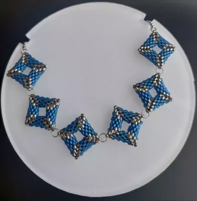 SQUARE - MODRÁ MATNÁ A STŘÍBRNÁ