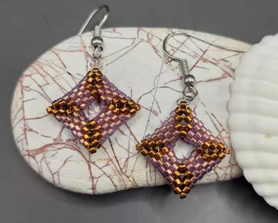 SQUARE - STARORŮŽOVÁ