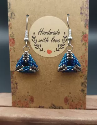 TRIANGLE - MODRÁ LESKLÁ TRIANGLE - MODRÁ LESKLÁ