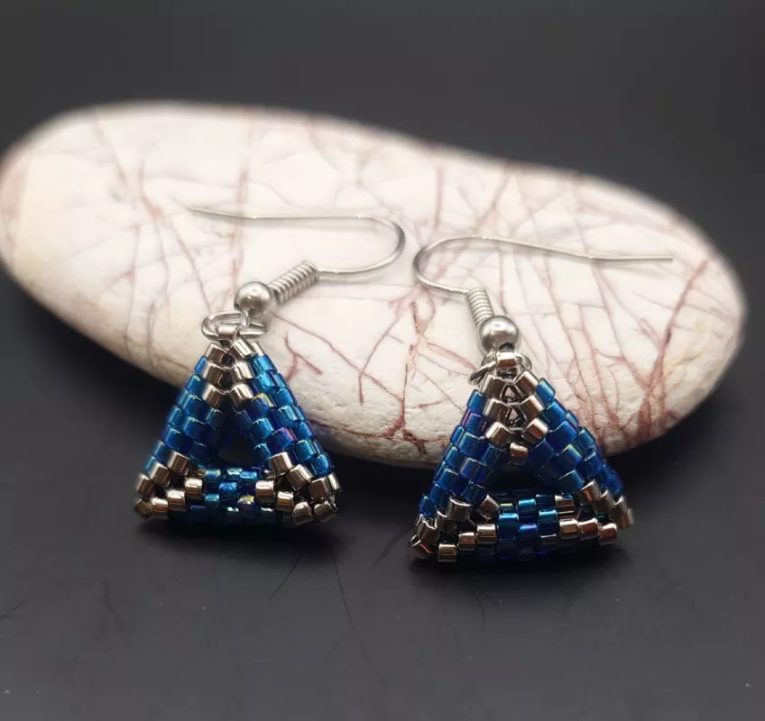 TRIANGLE - MODRÁ LESKLÁ